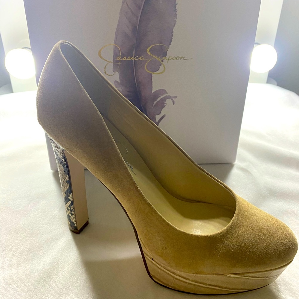 Jessica Simpson brand new